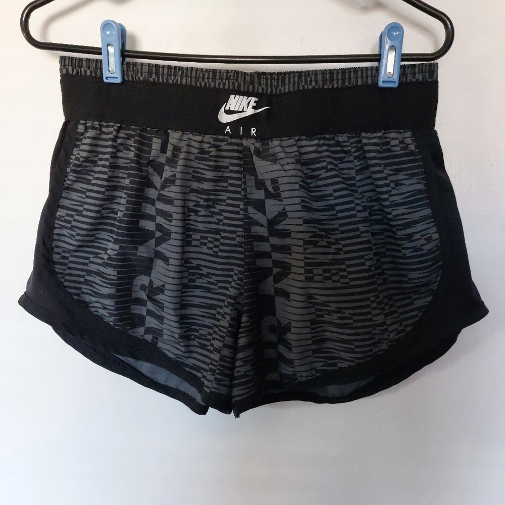 Nike Dri-Fit Sports Shorts Size M